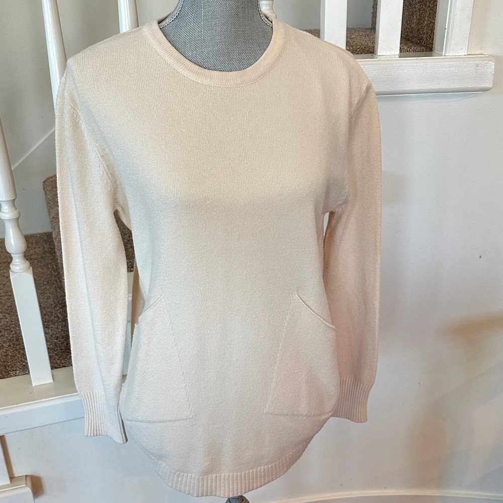 Nwot. Papillon pocket sweater